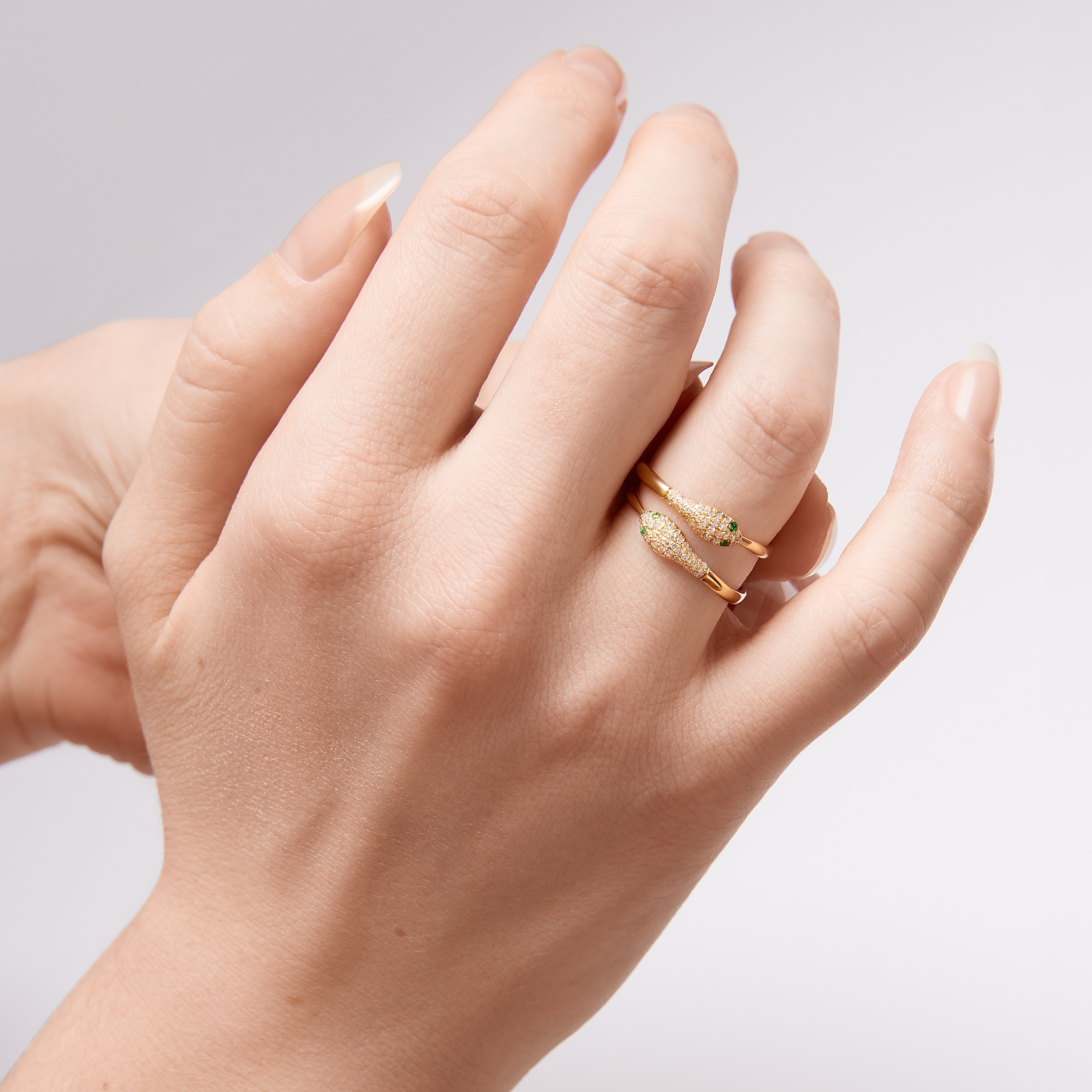 Diamond Emerald Snake Ring in 18k Yellow Gold