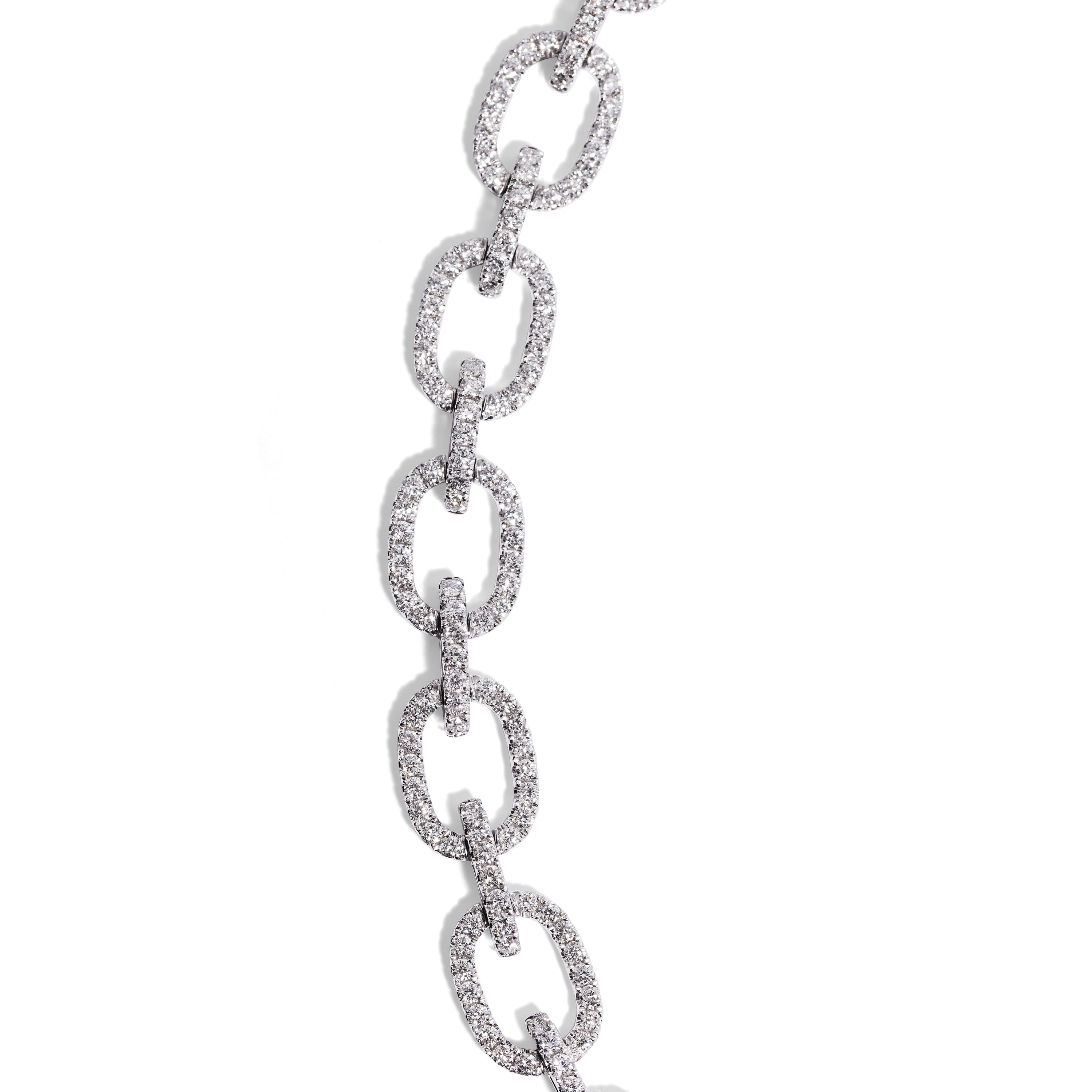 18k White Gold Oval Diamond Pavé Bracelet