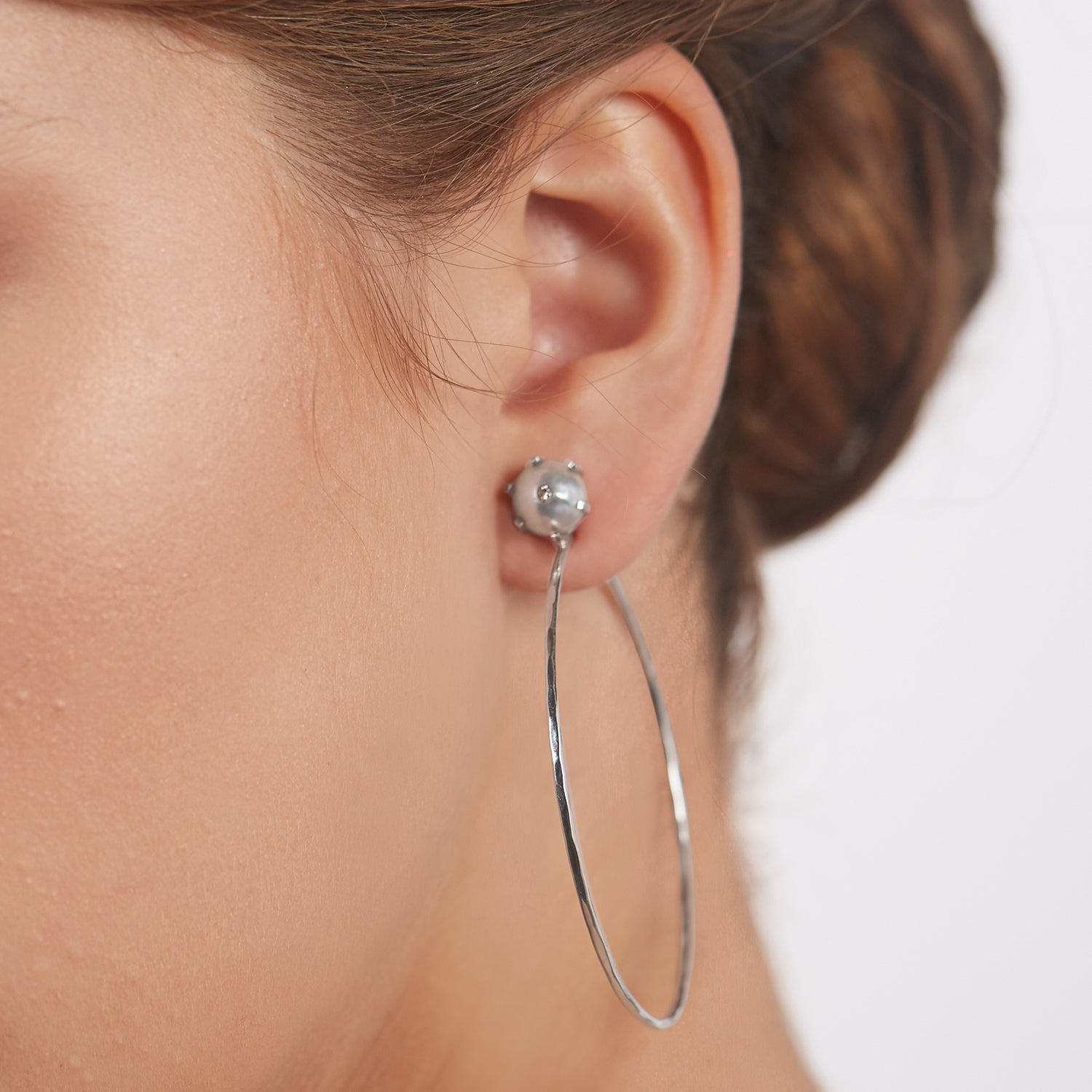18k White Gold Pearl Stud Hoops